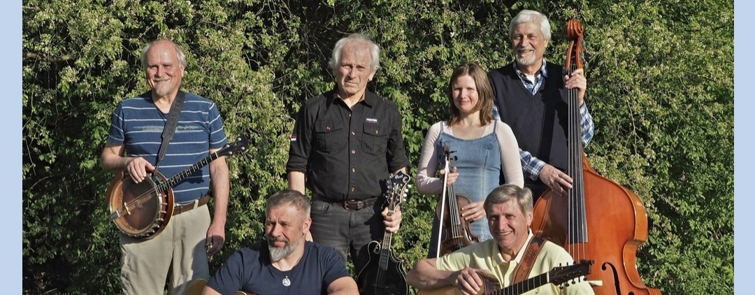 Trampské a country písničky, květen 2026